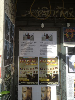 poster de um show da Pyari - o primeiro em cima - na porta do "Fools Garden", onde os "Colorful Condoms" se apresentaram por 2 décadas e meia, até a extinção do famoso teatro da Schanze, em Hamburg.