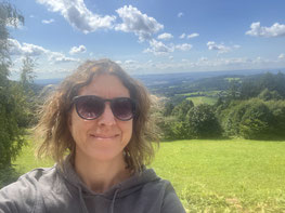 Pamela Hartenberger beim Wandern