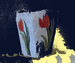 Vaso in ceramica con tulipani