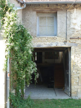 Offenes Scheunentor in Plottes