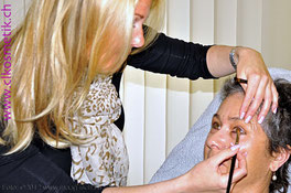 Filmkosmetik Studiokosmetik Microblading voluminöse Augenbrauen augefallene Augenbrauen Augenbrauen anpassen Augenbrauen Kosmentik Kosmetiksalon Fingernägel Schleifen Polieren bemalen Gelnägel Schminken Haut Pickel entfernen Peeling Rückenmassage Muskelm