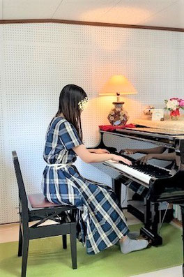 社会人の生徒さんの動画撮影｜大田区東雪谷羽金ピアノ教室　
