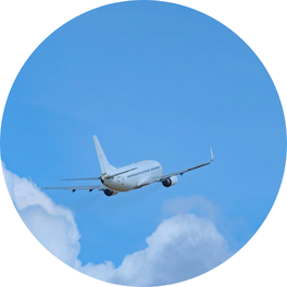 Anreise mit dem Flugzeug nach Kalabrien und Italien. Abholung vom Flughafen in Kalabrien