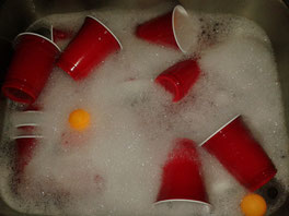 Beer Pong Becher waschen