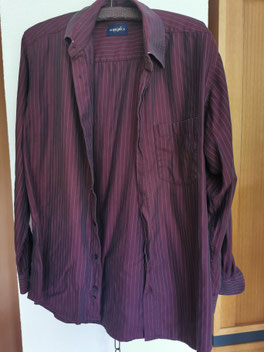 Aus einem Herrenhemd entsteht eine neue Bluse