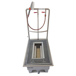 Boot washer steel flush to the floor