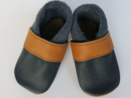 schlichte  Kita Schuhe, komplett schlammfarbig