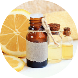 Natürliche Düfte aus ätherischen Ölen treten in Kontakt mit einem Riechenden: Duft und Mensch treten in Diaolog.