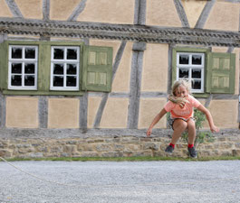 Kinderspiele (Foto: Gerhard Nixdorf)