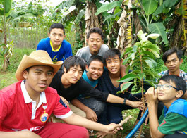 Carried out tree planting activities with Japanese students visiting the school