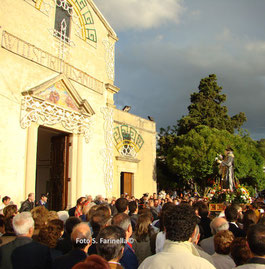 Processione dello Spirito Santo: i "'a cùrsa di' Sànti" (foto S. Farinella©)