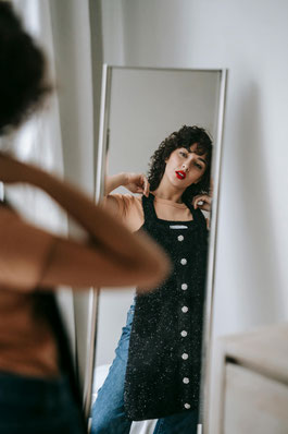 Définir votre silhouette, votre style et votre morphologie avec Renais'Sens conseil en image et coiffure à domicile près de Nantes, Basse Goulaine et Clisson.