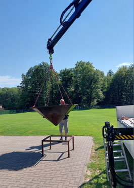 Grillanlieferung bei bestem Grillwetter.