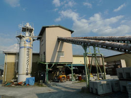 (有)仲田コンクリート工業   コンクリート境界杭から道路製品まで