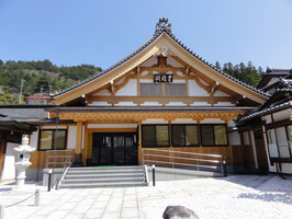 長福寺(長野県木曽町福島) 巴の長刀があるという。