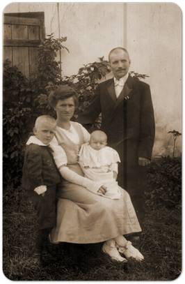 Bild Fam. Karl Robert Katterwe, Sattlermeister in Wabnitz