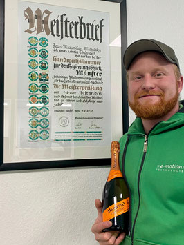 Zweiradmechanikermeister Max feiert Jubiläum