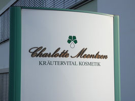 Charlotte Meentzen Kräutervital Kosmetik - das neue Label. Seit 2002 in Radeberg.