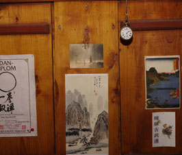 In the picture: my great grandfathers train drivers watch and some nice drawings. This is in the workshop of Moku Buki