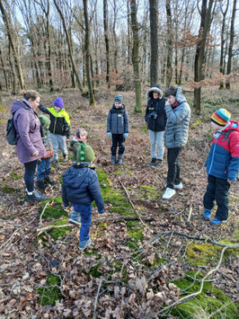 Müll sammeln Honig schleudern Waldhütte Wald Wasserturm Ginnick Kindergruppe NAJU NABU Düren