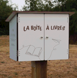 BOITE A LIVRES AVEC GRAVURE