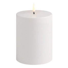 UYUNI OUTDOOR LED candle in Nordic White 10,1x12,8 cm