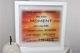 Greife nach den Sternen mit Sonnenuntergang