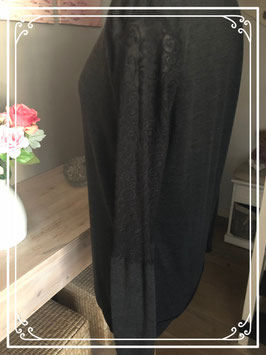 Zwart lange mouwen shirt met kanten mouwtjes van Love2Wait - Maat L