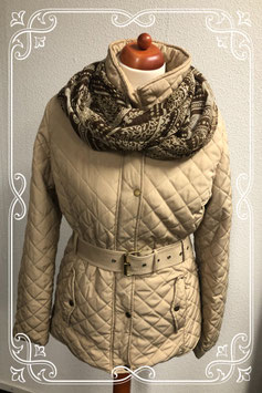 Mooie beige jas met bijpassende sjaal maat 40/42