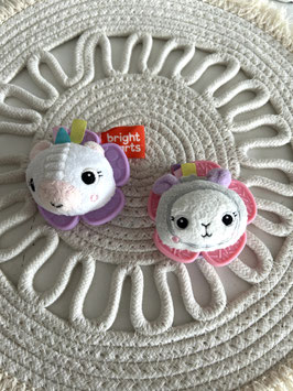 Twee baby speel polsbandjes van Bright Stars