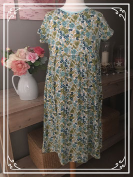 Nieuw: jurkje met bloemen print - maat 152