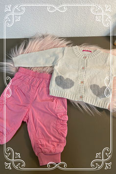 Roze broek van Mexx maat 50/56 en wit vestje van Hema maat 56