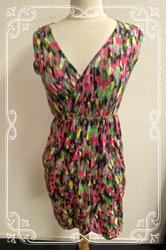 Nieuw! Leuk mouwloos jurkje met vrolijke kleuren van Casual Ladies in maat S