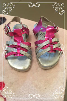 zilver/roze sandaaltjes - maat 24