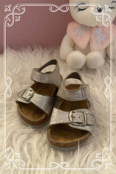 Zilveren sandalen van Cupcake Couture uit de vanHaren Collectie - maat 20
