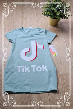 Nieuw! TikTok jurkje in groen maat 92