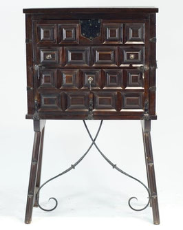 MUEBLE ESTILO CASTELLANO SIGLO XX RECREACIÓN MUEBLE CLÁSICO ESPAÑOL