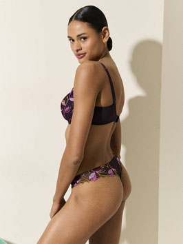 Marie Jo Loish String