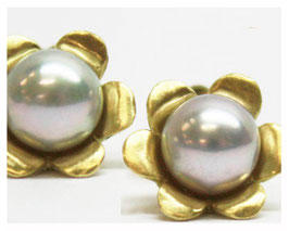 Ohrstecker, 750er Gelbgold, Akoya Perlen, Blümchen