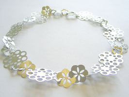 Blumiger Silber Halschmuck