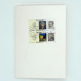 KAART met gekleurde envelop, gestikte Postzegels