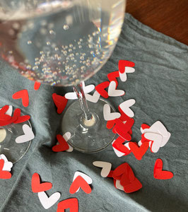 FEEST hartjes confetti (rood/wit)
