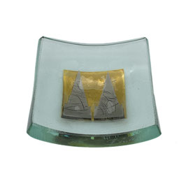 Quadratischer Glasteller, Domspitzen in Platin auf Gold