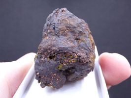 81C - COBRE NATIVO SOBRE CALCOSINA CON PIROMORFITA