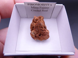 LOW 1366 - PIROMORFITA