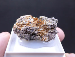 ER 1100 - YUANFULIÍTA CON CALCITA, HEMATITES Y DIOPSIDO