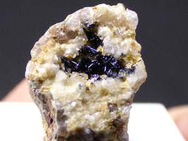 10G - GOETHITA ACICULAR