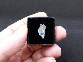 B 9 - CUARZO CON DUMORTIERITA