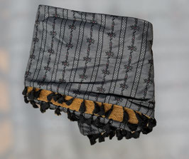 Edelweissloop grau mit braunem Kunstfell mit Pompom schwarz