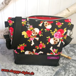 Handtasche "Totenköpfe mit roten Rosen"